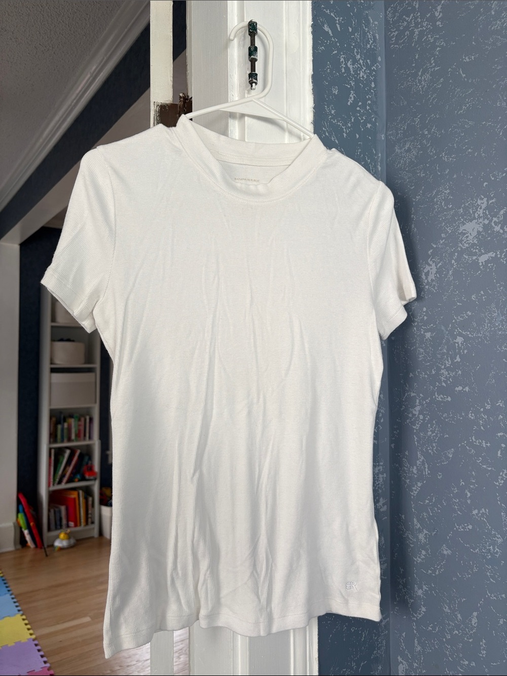 Banana Republic Ribbed Classic White Mock neck Tee
